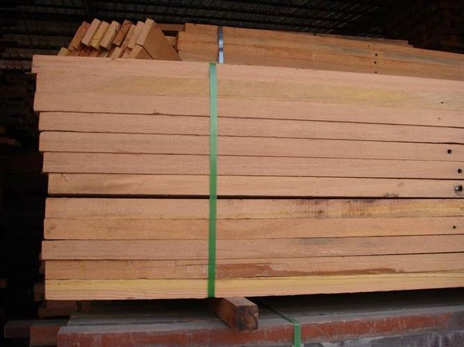 建材 上海木质材料 上海细木工板 【山樟木材用途】  适用于旋切单板